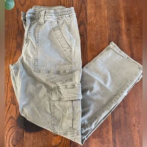 AE Stretch Cargo Pants - Olive Green 🫒